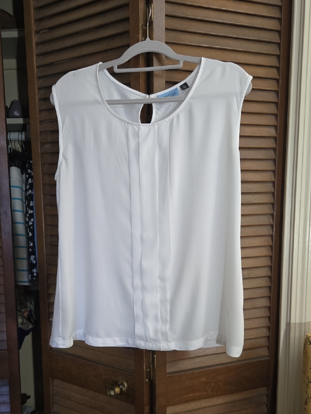 Cynthia Rowley White Sleeveless Pleated Front Blouse